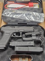 GLOCK 22 GEN 4 40 Smith & Wesson - Image 7 of 7