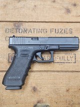 GLOCK 22 GEN 4 40 Smith & Wesson - Image 2 of 7