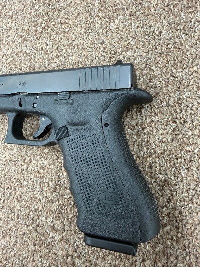 GLOCK 17 Gen 4 9MM LUGER (9x19 PARA) - Image 4 of 9