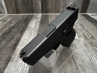 GLOCK 27 GEN 3 40 Smith & Wesson - Image 3 of 4