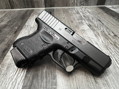 GLOCK 27 GEN 3 40 Smith & Wesson - Image 2 of 4