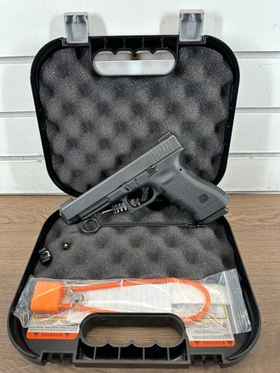 GLOCK 34 GEN 3 9MM LUGER (9x19 PARA) - Image 1 of 17