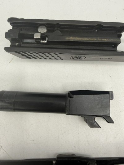SMITH & WESSON M&P 40 SHIELD M2.0 .40 S&W - Image 2 of 13