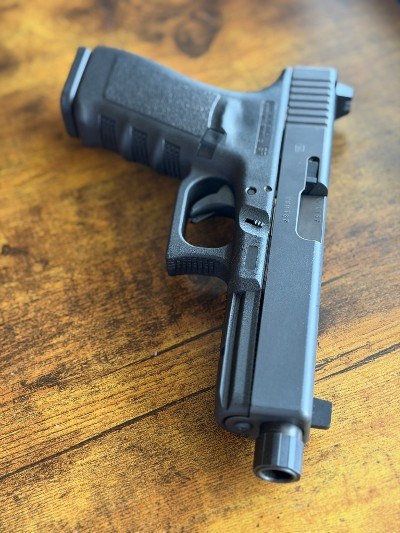 GLOCK G21SF .45 ACP - Image 1 of 2