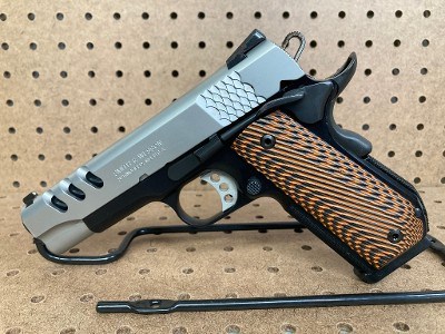 SMITH & WESSON 1911 PERFORMANCE CENTER .45 ACP - Image 7 of 11