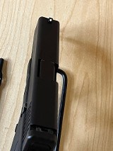 GLOCK 22 .40 S&W - Image 2 of 8