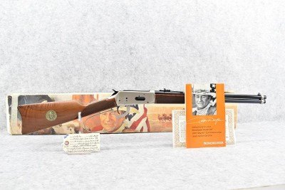 WINCHESTER 94 CARBINE JOHN WAYNE COMMEMERATIVE .32-40 WIN - Image 2 of 8