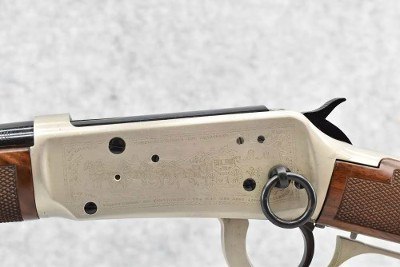 WINCHESTER 94 CARBINE JOHN WAYNE COMMEMERATIVE .32-40 WIN - Image 3 of 8
