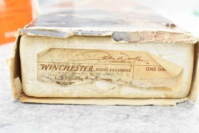 WINCHESTER 94 CARBINE JOHN WAYNE COMMEMERATIVE .32-40 WIN - Image 7 of 8