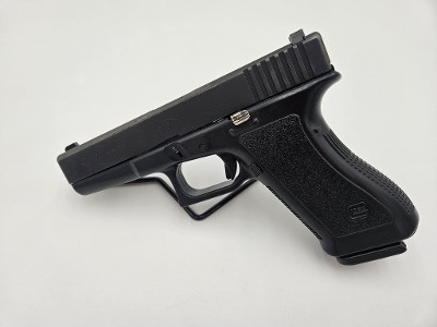 GLOCK 17 9MM LUGER (9x19 PARA) - Image 1 of 9