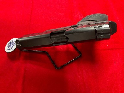 SMITH & WESSON M&P 40 .40 S&W - Image 3 of 4
