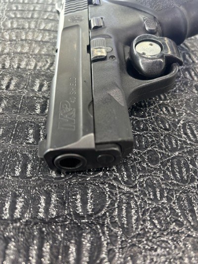 SMITH & WESSON M&P 40 SHIELD .40 S&W - Image 6 of 7