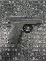 SMITH & WESSON M&P 40 SHIELD .40 S&W - Image 1 of 7
