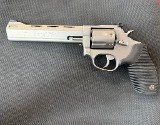 TAURUS 627 TRACKER .357 MAG - Image 1 of 1