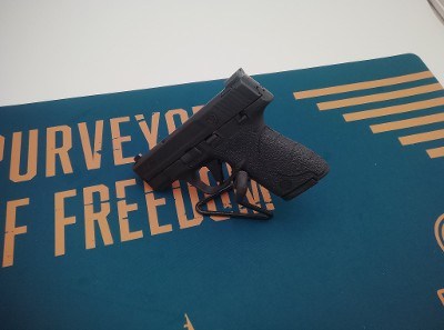 SMITH & WESSON M&P40 SHIELD .40 S&W - Image 1 of 3