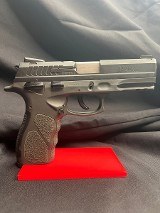 TAURUS TH40 40 Smith & Wesson - Image 1 of 5