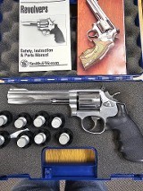 SMITH & WESSON 617 .22 LR - Image 2 of 4