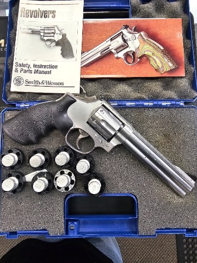 SMITH & WESSON 617 .22 LR - Image 1 of 4