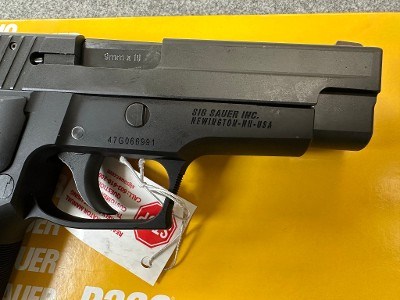 SIG SAUER P226 9MM LUGER (9x19 PARA) - Image 8 of 13