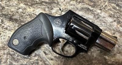 TAURUS 85 ULTRA-LITE .38 SPL - Image 2 of 4