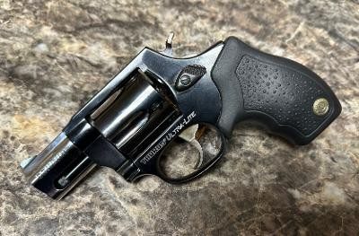 TAURUS 85 ULTRA-LITE .38 SPL - Image 1 of 4
