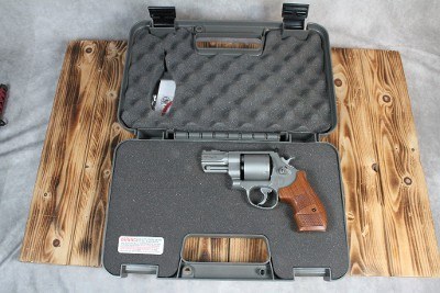 SMITH & WESSON 627 PERFORMANCE .357 MAG - Image 5 of 5