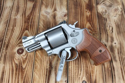 SMITH & WESSON 627 PERFORMANCE .357 MAG - Image 1 of 5