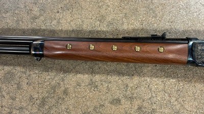 WINCHESTER 94 CHIEF CRAZY HORSE COMMEMORATIVE .38-55 WIN - Image 4 of 11