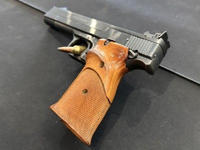 SMITH & WESSON MODEL 41 .22 LR - Image 4 of 11