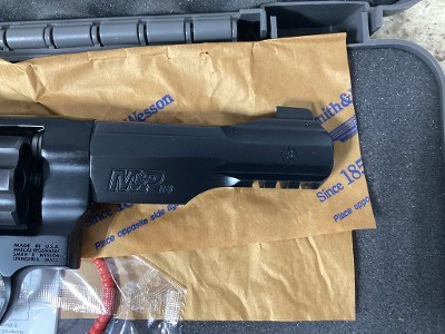 SMITH & WESSON M&P R8 PERFORMANCE .357 MAG - Image 3 of 19
