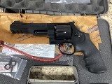 SMITH & WESSON M&P R8 PERFORMANCE .357 MAG - Image 8 of 19
