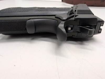 SIG SAUER 1911 C3 45 ACP (45 Auto) - Image 6 of 10