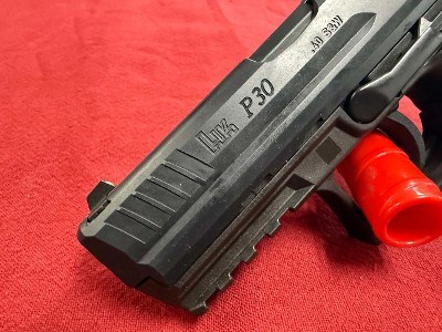HECKLER & KOCH P30 40S&W HAMMER FIRED WITH SAFETY 40 - Image 6 of 7
