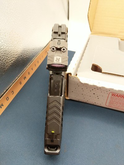 SMITH & WESSON PERFORMANCE CENTER M&P9 SHIELD PLUS CARRY COMP (MICRO-COMPACT) 9MM LUGER (9X19 PARA) - Image 3 of 4
