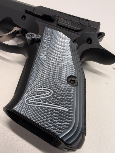 CZ SHADOW 2 COMPACT 9MM LUGER (9x19 PARA) - Image 7 of 12