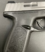 SMITH & WESSON SD9 VE 9MM LUGER (9x19 PARA) - Image 6 of 7