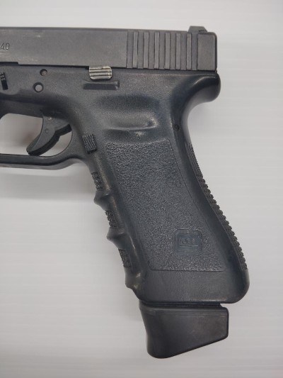 GLOCK 22 .40 - Image 2 of 6