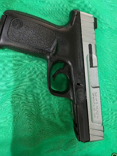 SMITH & WESSON SD40 VE .40 CALIBER - Image 9 of 10