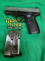 SMITH & WESSON SD40 VE .40 CALIBER - Image 1 of 10
