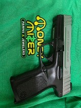 SMITH & WESSON SD40 VE .40 CALIBER - Image 6 of 10