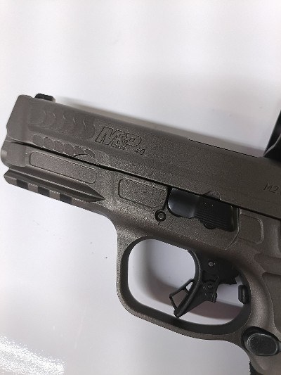 SMITH & WESSON m&p40 metal m2.0 .40 CALIBER - Image 6 of 25