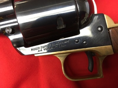 RUGER SUPER BLACKHAWK .44 MAGNUM - Image 4 of 7