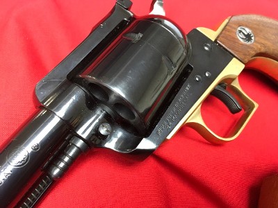 RUGER SUPER BLACKHAWK .44 MAGNUM - Image 3 of 7