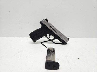 SMITH & WESSON SD9 VE 9MM LUGER (9x19 PARA) - Image 1 of 11