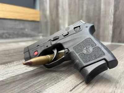 SMITH & WESSON M&P BODYGUARD 380 CRIMSON TRACE .380 ACP - Image 3 of 8