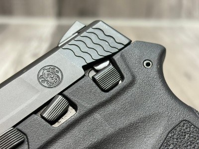 SMITH & WESSON M&P BODYGUARD 380 CRIMSON TRACE .380 ACP - Image 5 of 8