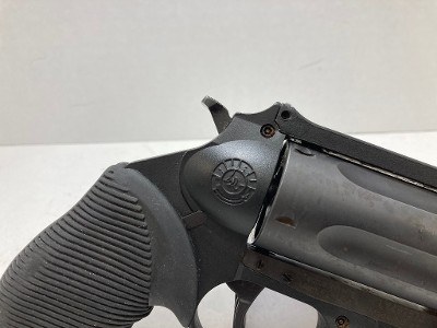 TAURUS JUDGE PUBLIC DEFENDER POLYMER .45 LC/.410 GA - Image 4 of 8
