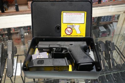 GLOCK 23 Gen 2 .40 S&W - Image 5 of 6