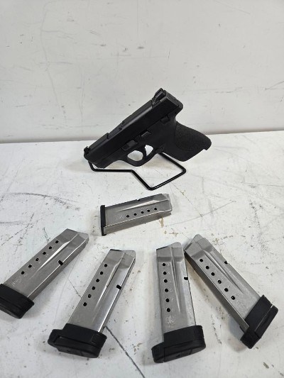 SMITH & WESSON M&P9 SHIELD 9MM LUGER (9x19 PARA) - Image 1 of 7