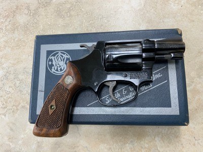 SMITH & WESSON MODEL 37 .38 SPL - Image 6 of 9